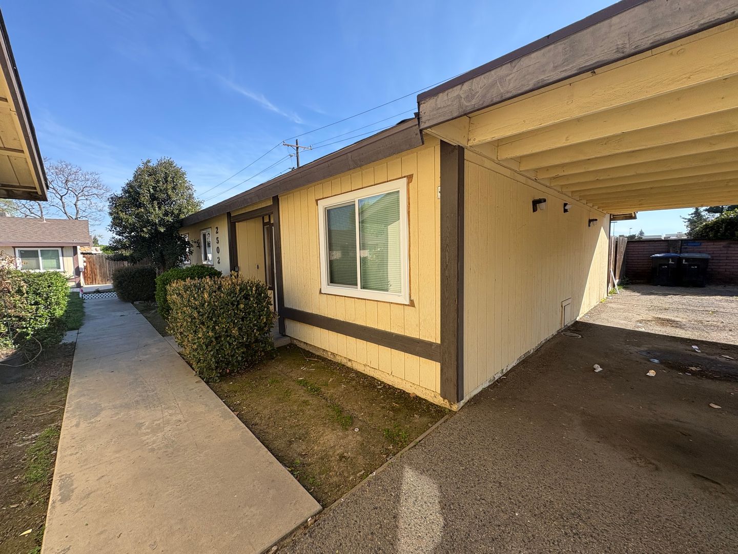 Visalia Apartment: 2500-2504 West Chestnut Ct