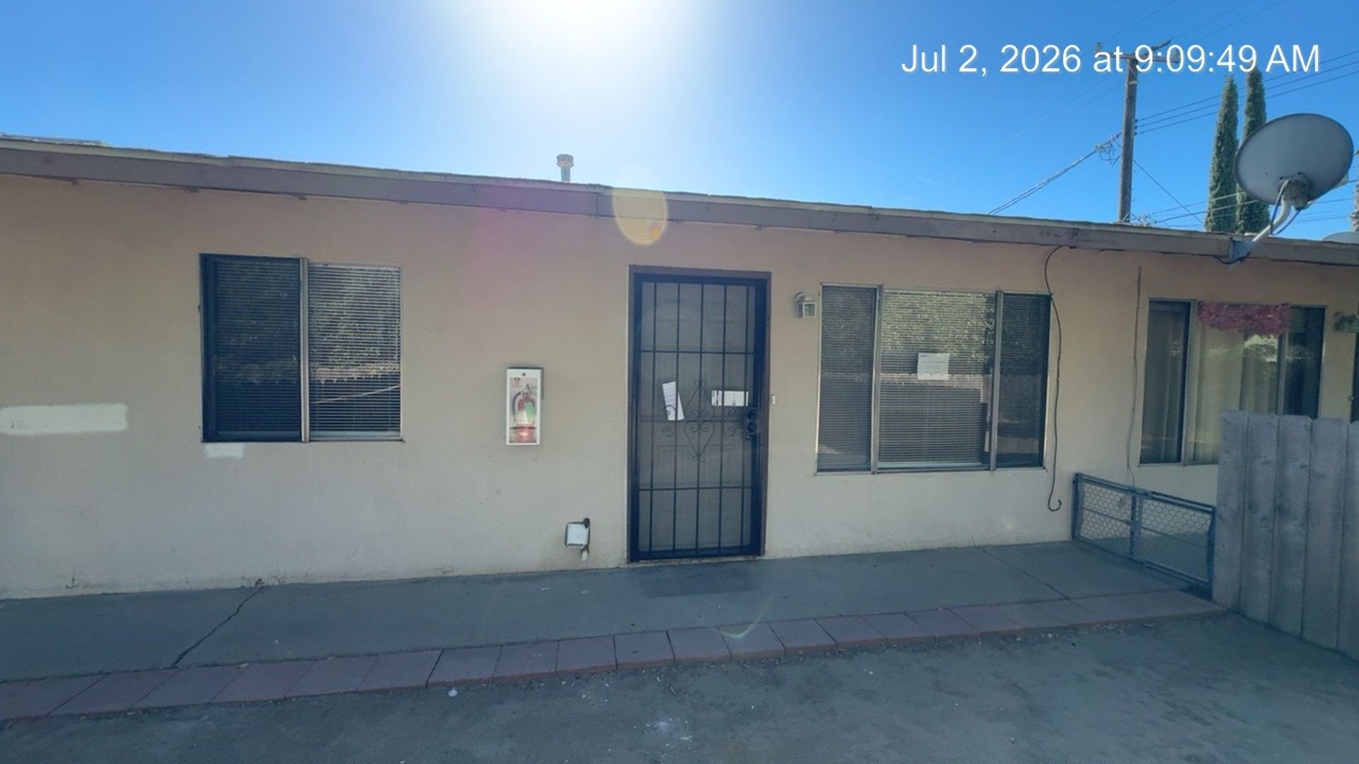 Visalia Apartment: 529 East Kaweah Ave