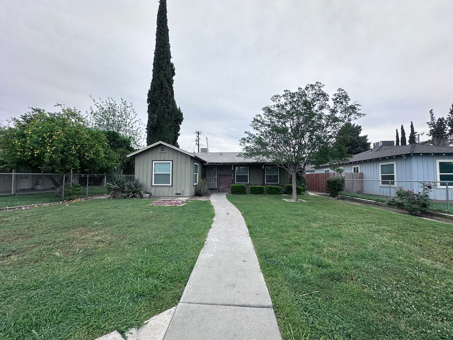 Visalia House: 1216 N Conyer Street