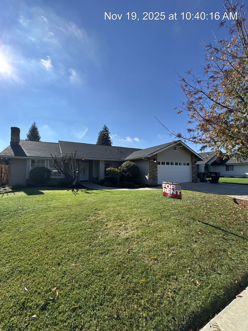 Visalia House: 4909 W Leighson Ave.