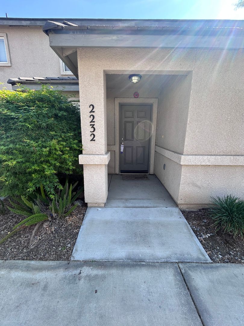 Visalia Apartment: 2232-38 West Lark Avenue