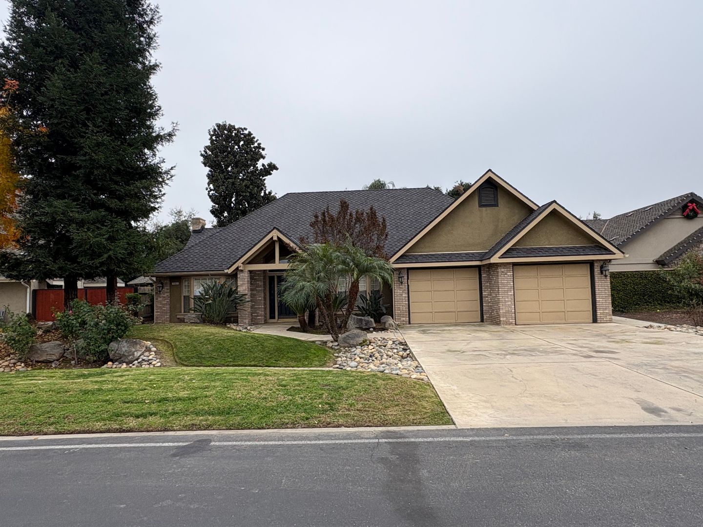 Visalia House: 5503 West Sweet Dr