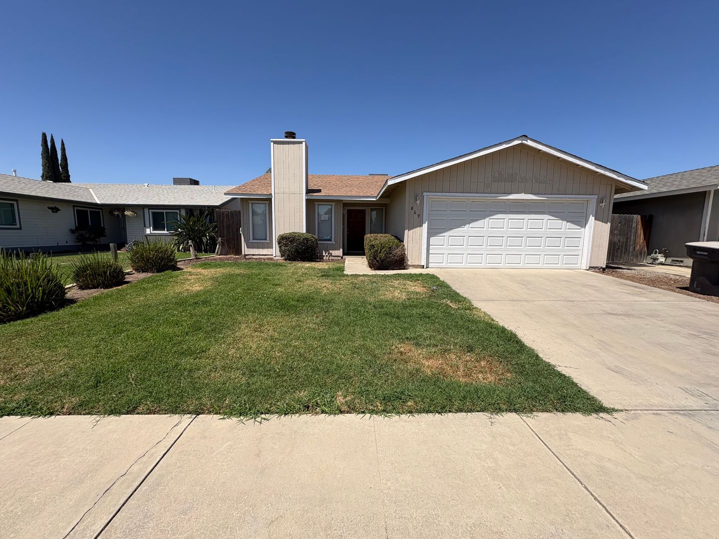 Tulare House: 869 Belmont Street