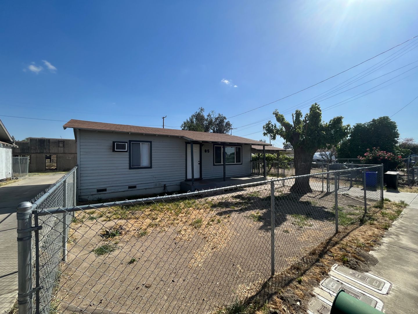 Porterville Apartment: 79-99 East Mountain View Ave