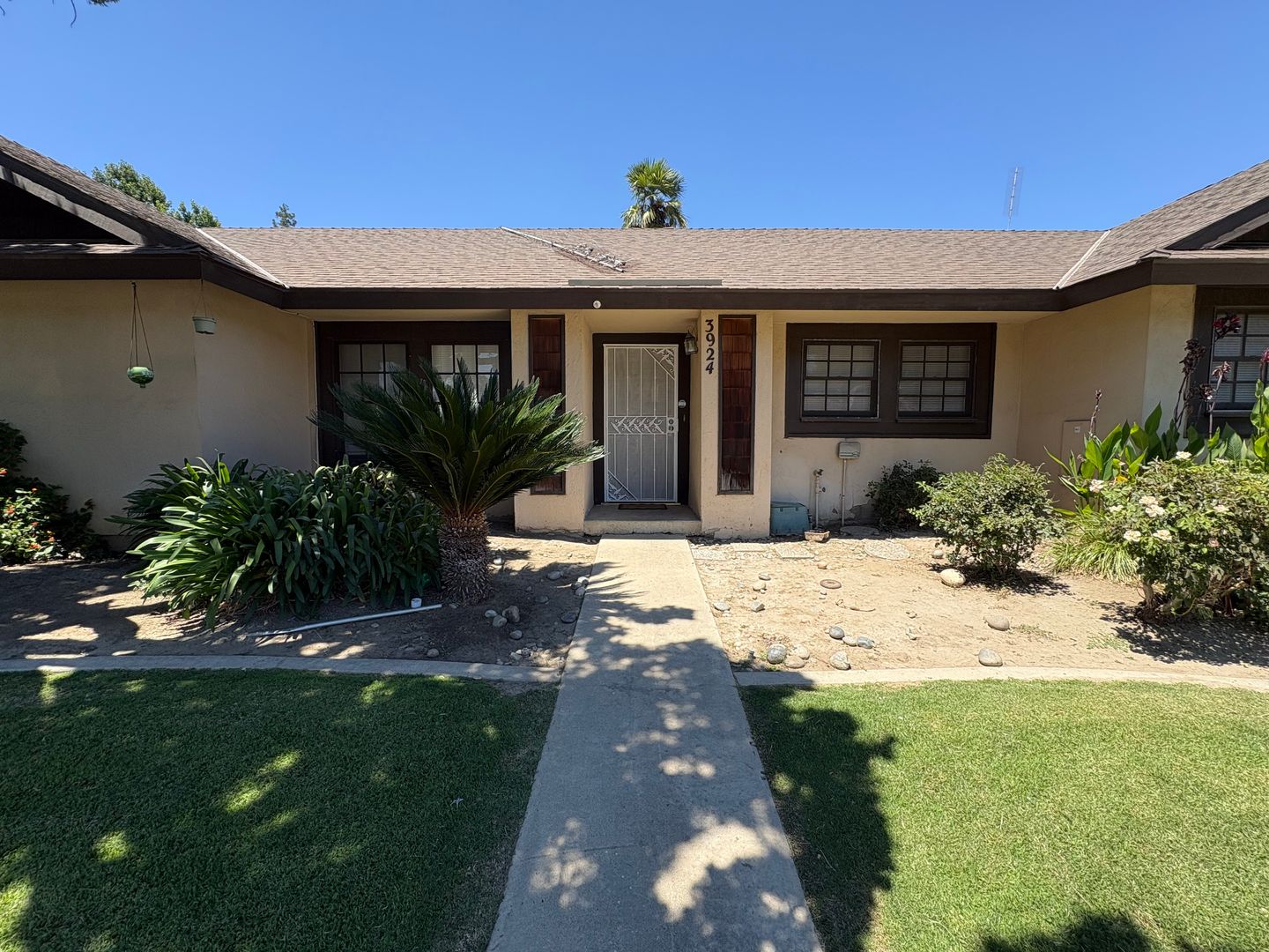 Visalia Apartment: 3922-3926 W. Hillsdale Ct/ 241 Tilden St