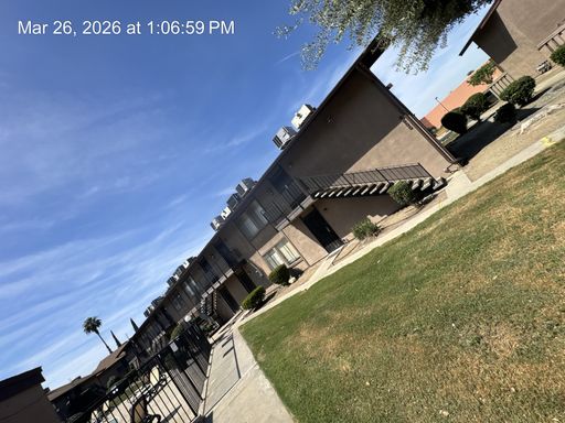 MOVE IN READY! 2 WEEKS OFF!! NO APP FEE! UPSTAIRS UNIT WITH BALCONY! – photo 1