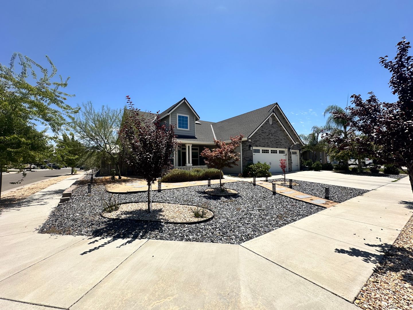 Visalia House: 2548 North Kayenta St