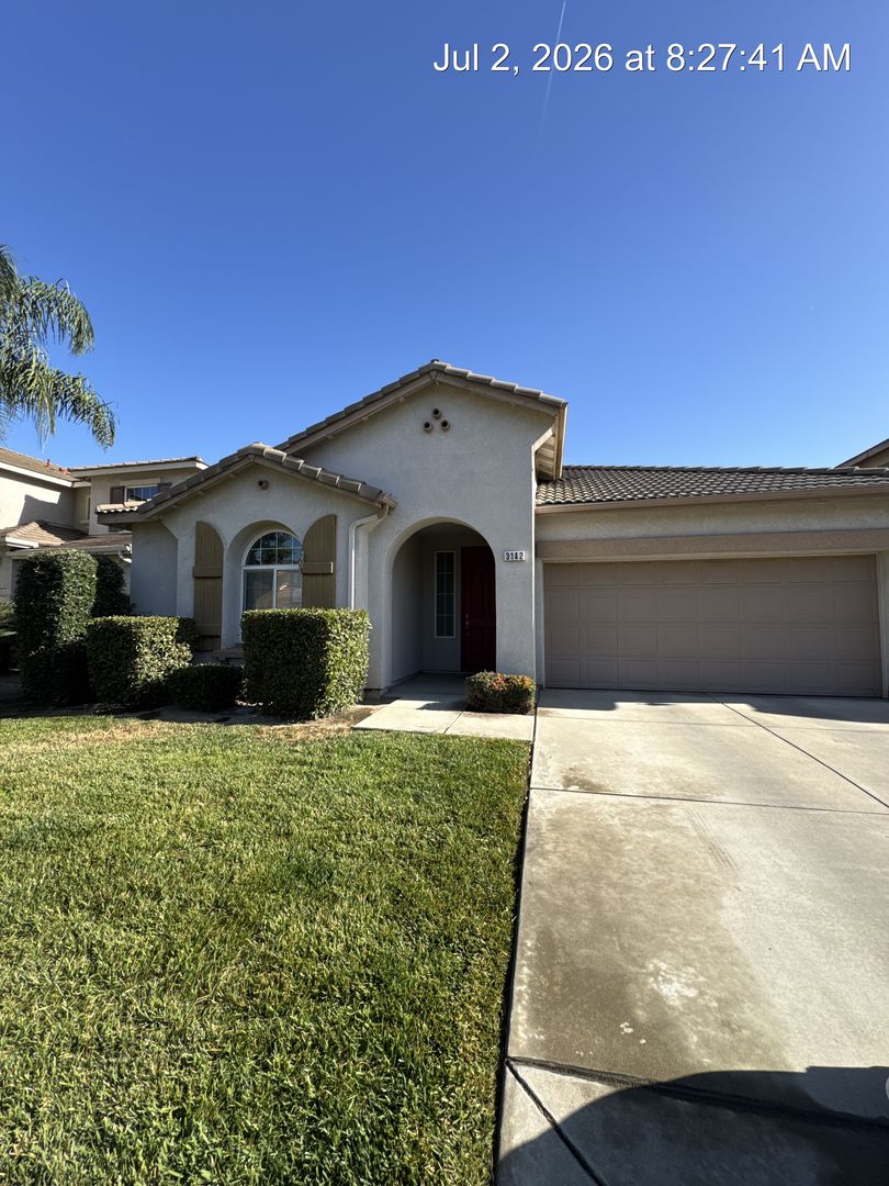 Visalia House: 3142 W Sweet