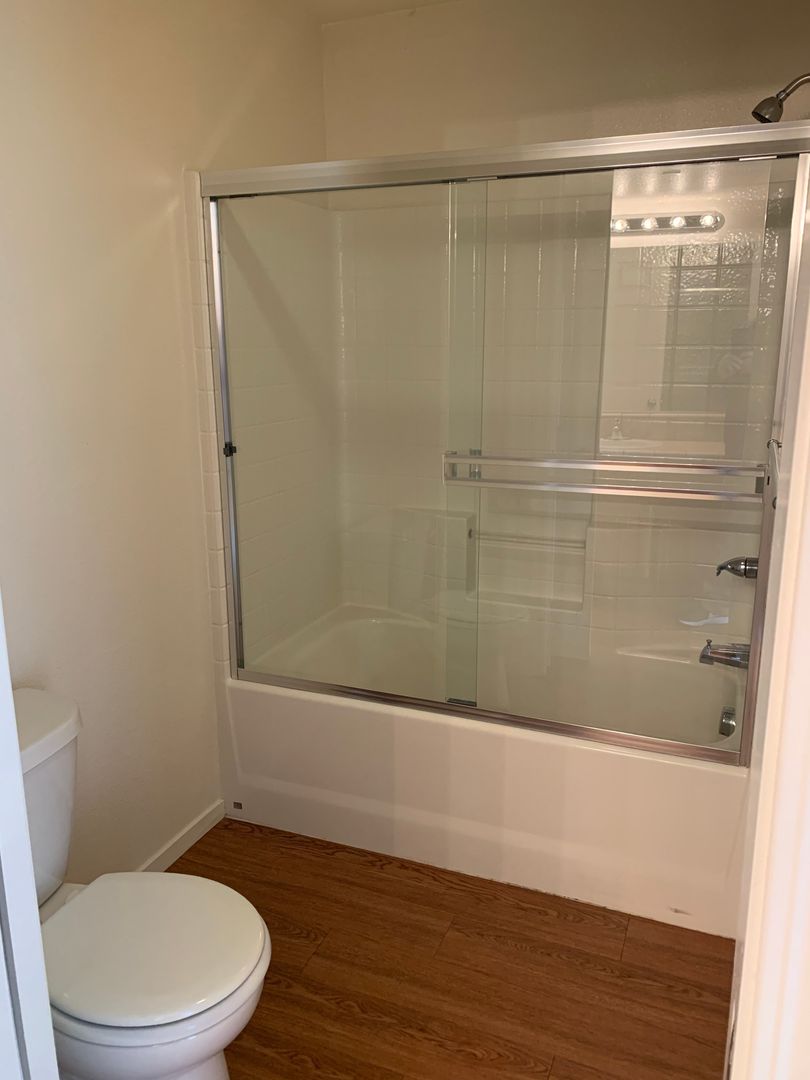 Visalia Apartment: 2921-2931 North Crowe Street