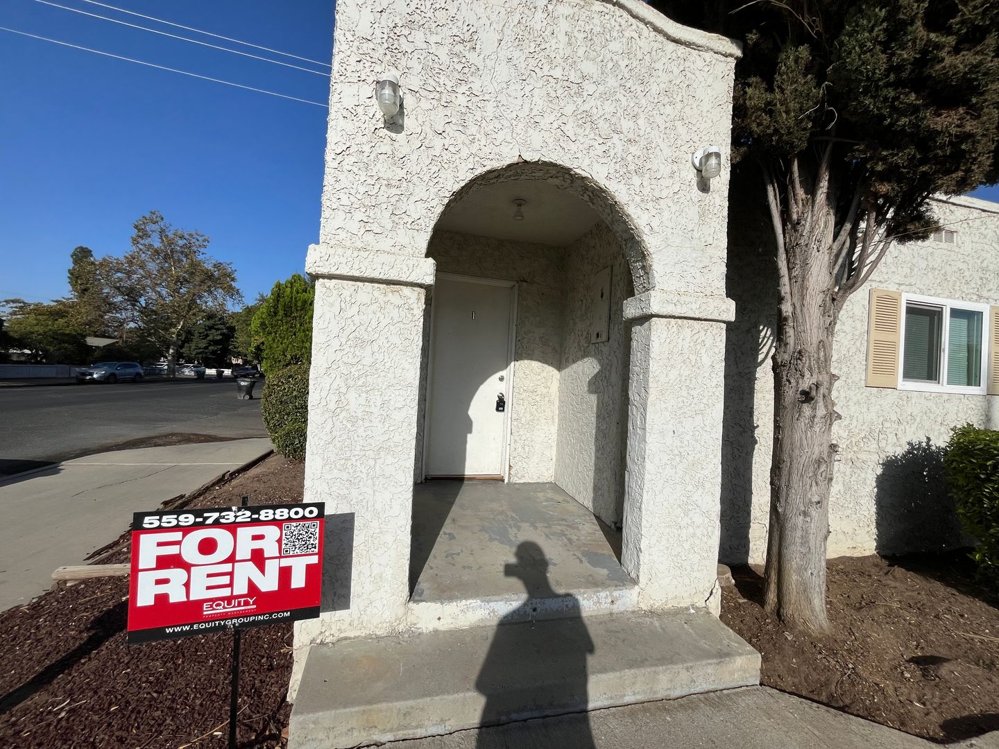 Porterville Apartment: 266 W Belleview Ave