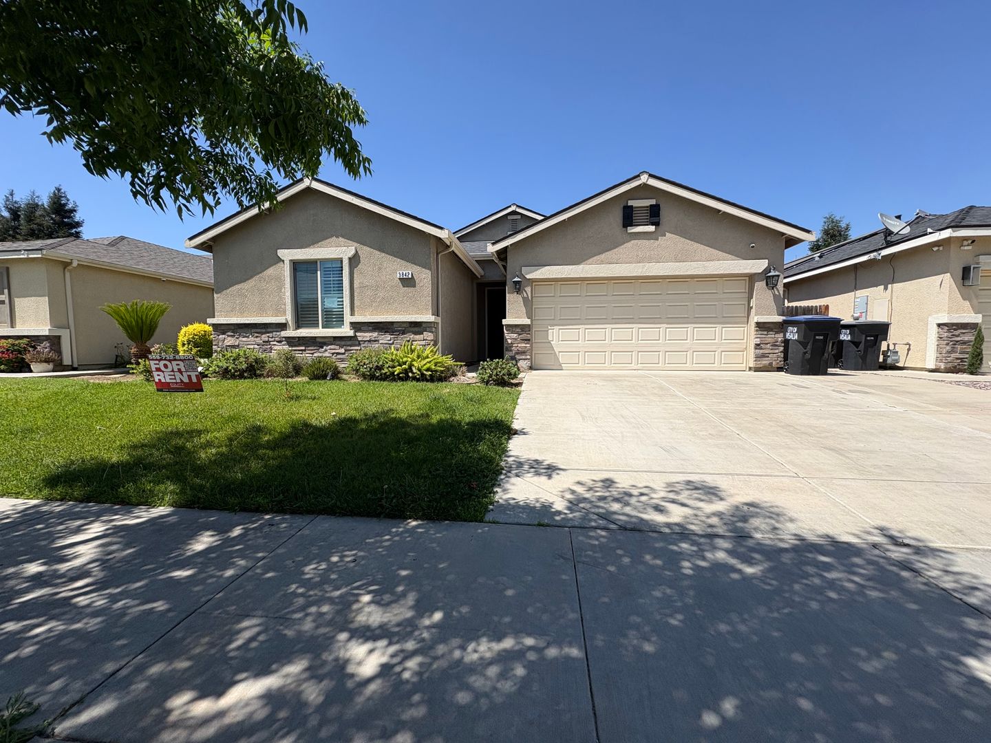 Visalia House: 3842 East Evergreen Ave