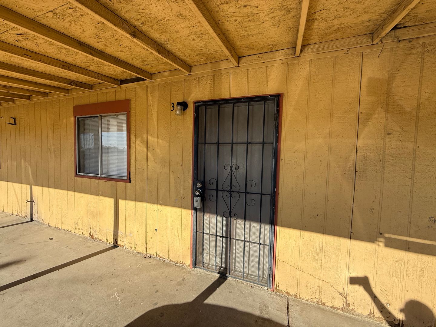 Earlimart Apartment: 294 S Front Road/313 E Clay