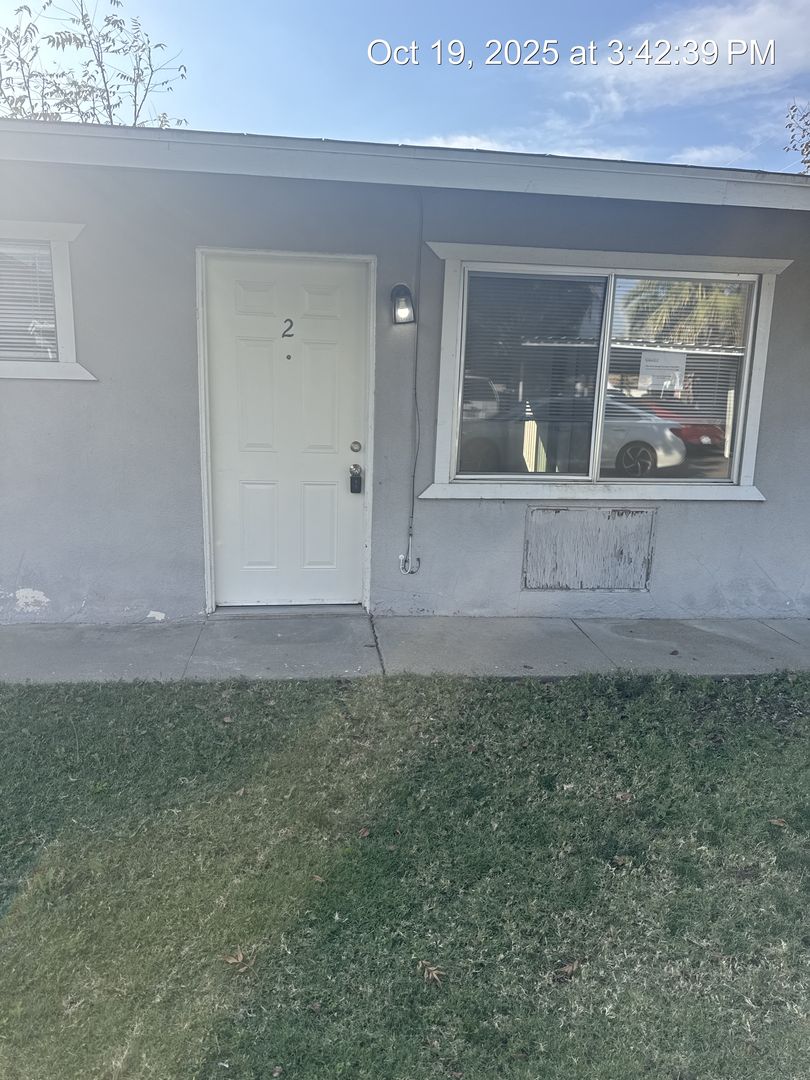 Hanford Apartment: 311, 321, 331 E Elm Street