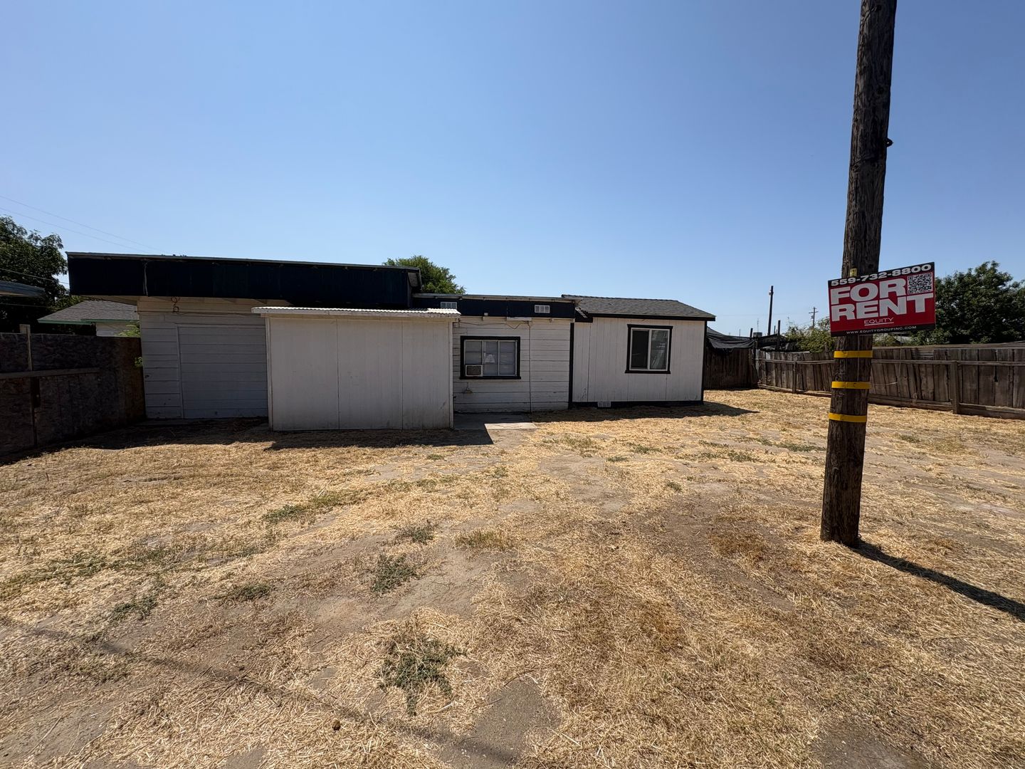 Dinuba House: 38745  1/2 Campbell Dr