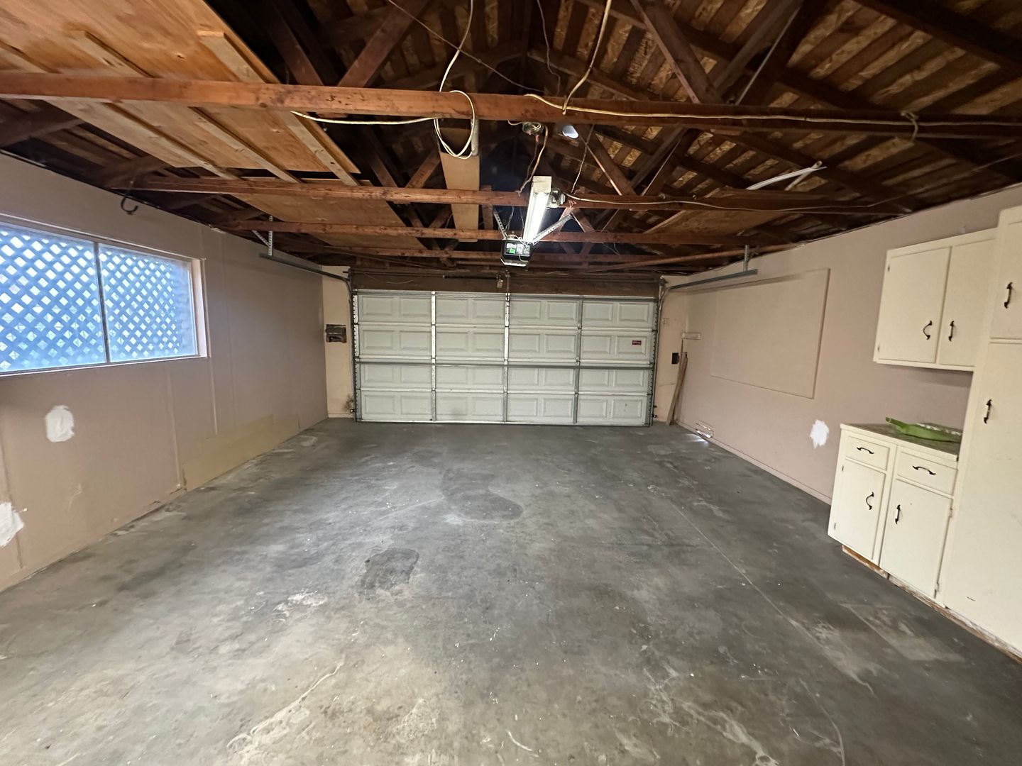 Visalia House: 1413 West Cambridge Ave