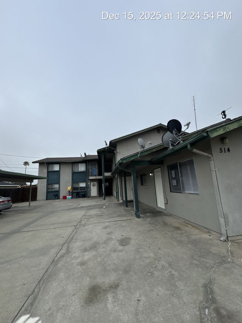 Visalia Apartment: 514 South Bridge St