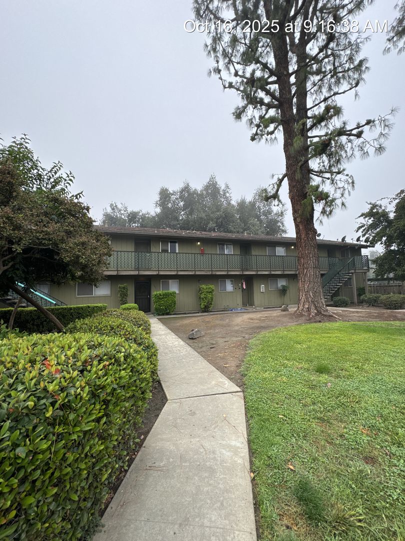 Visalia Apartment: 300-339 N Westfield Street