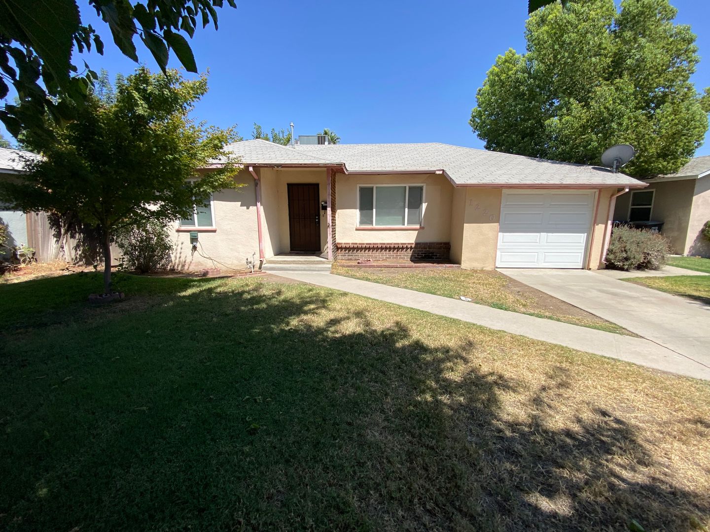 Visalia House: 1220 S Church Street