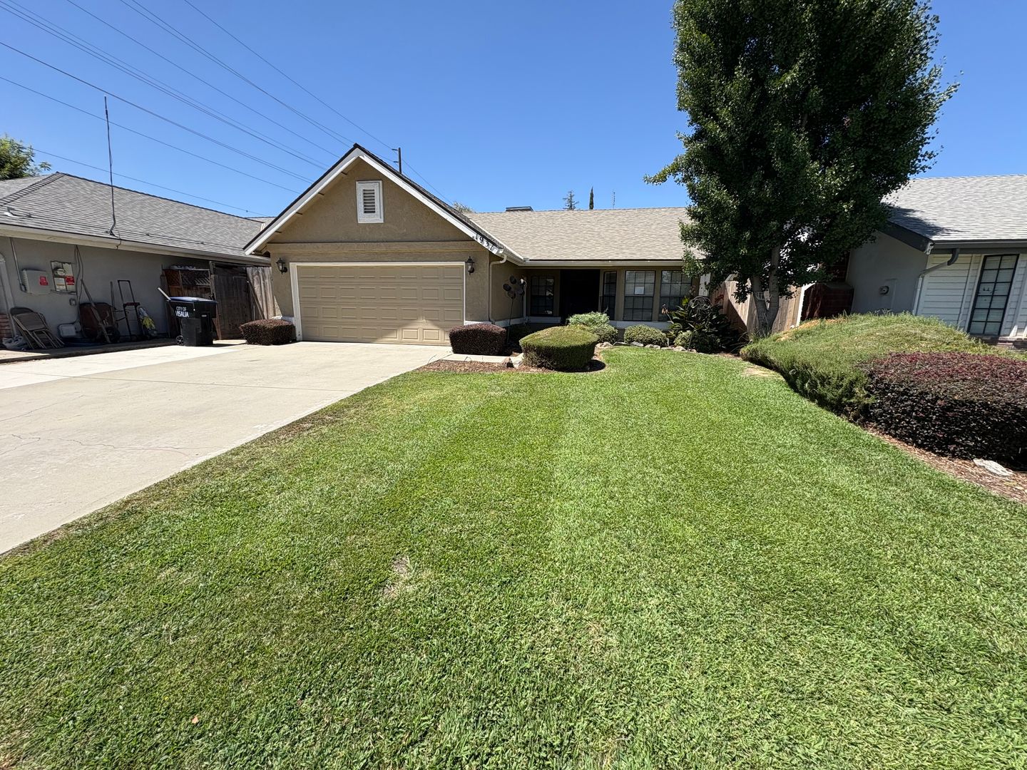 Visalia House: 1931 South Stevenson Ct