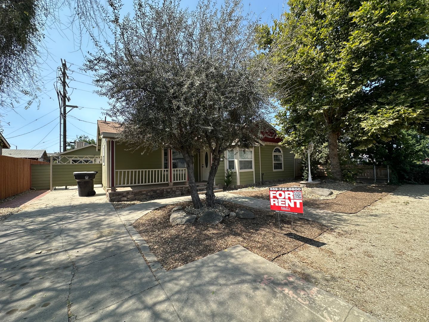 Tulare Apartment: 1085 Academy Ave