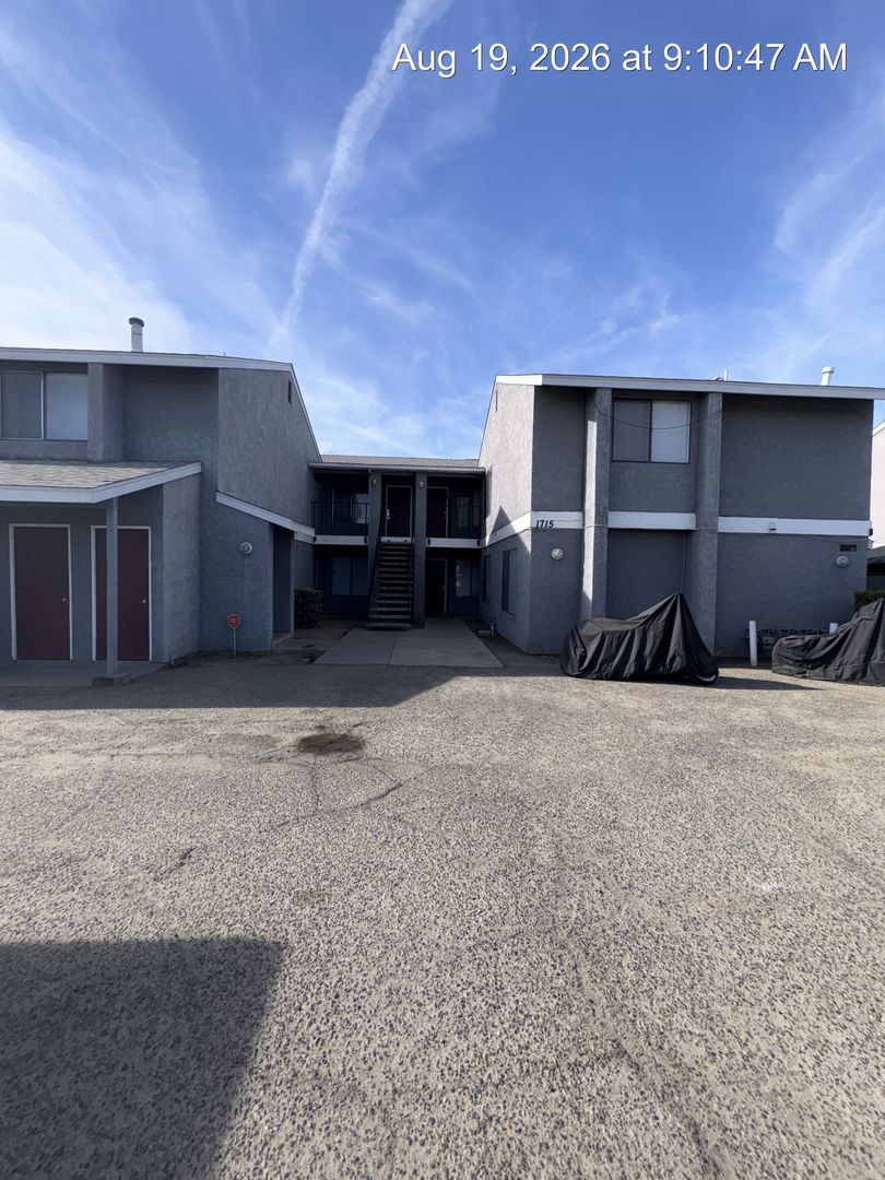 Visalia Apartment: 1715 East Douglas Ave