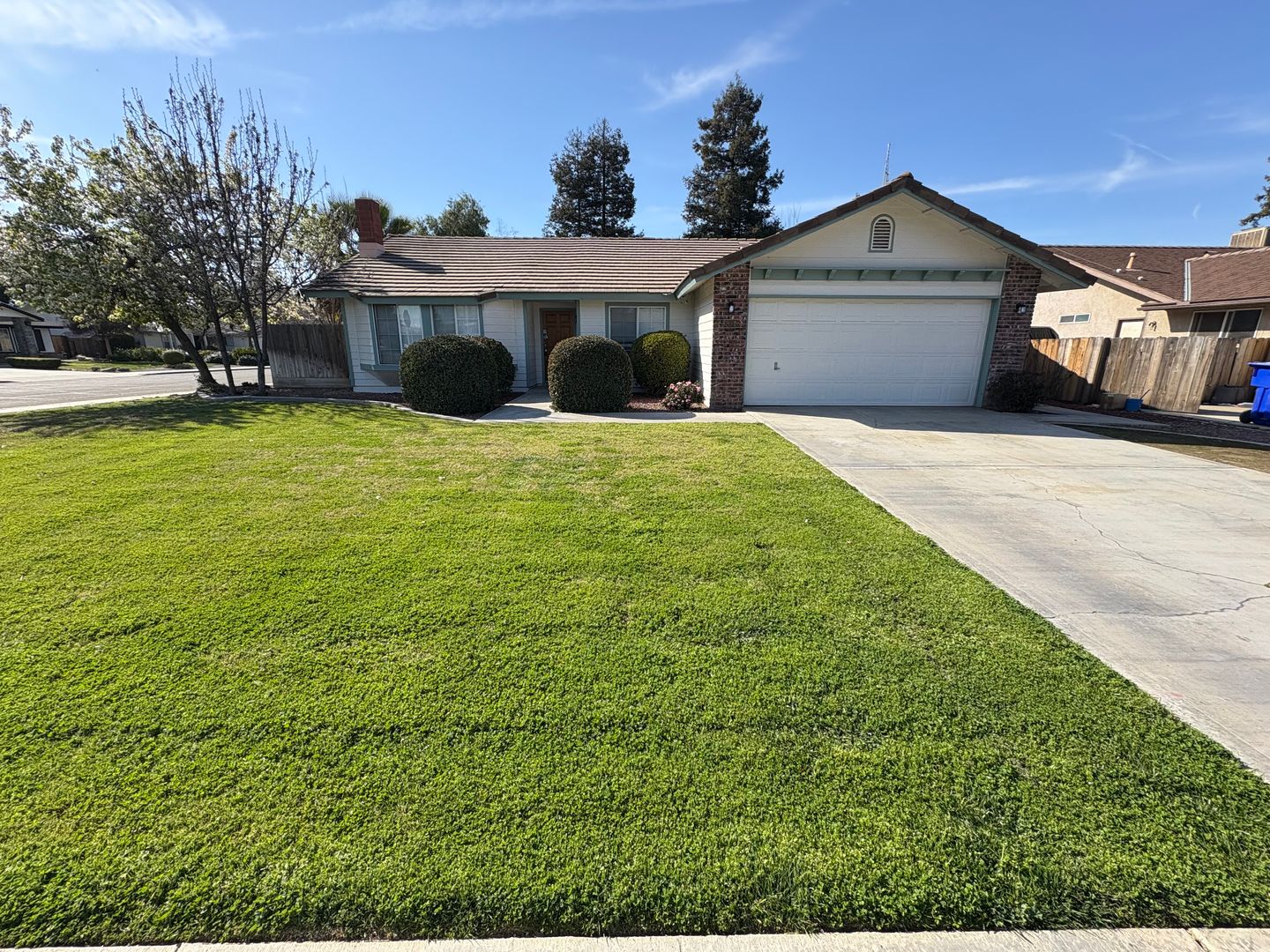 Exeter House: 420 Benjamin Ct