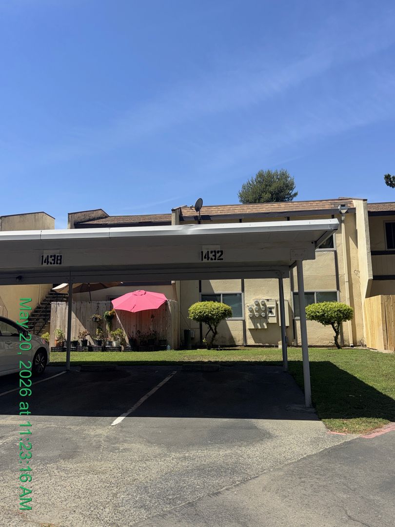 Visalia Apartment: 1300-1446 West Elowin Ave