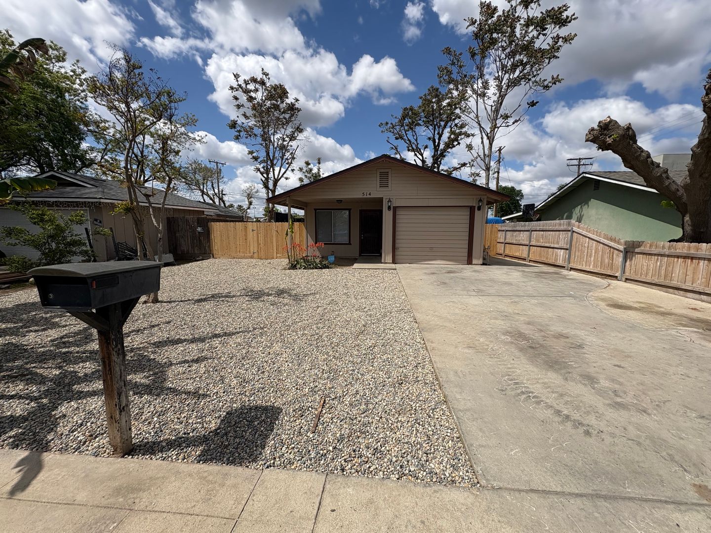 Visalia House: 514 North Summers St