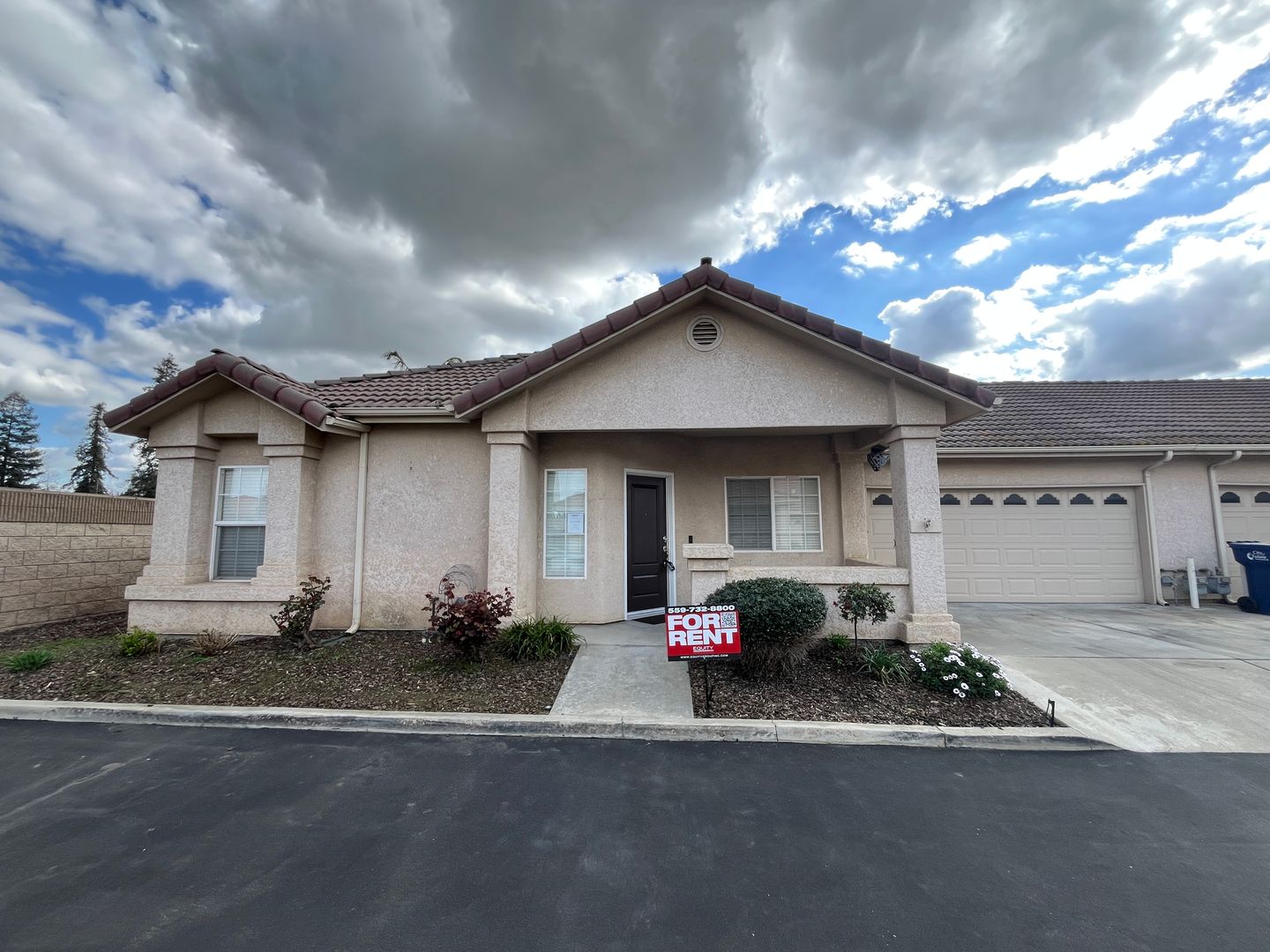 Tulare House: 2421 Capitol Ct