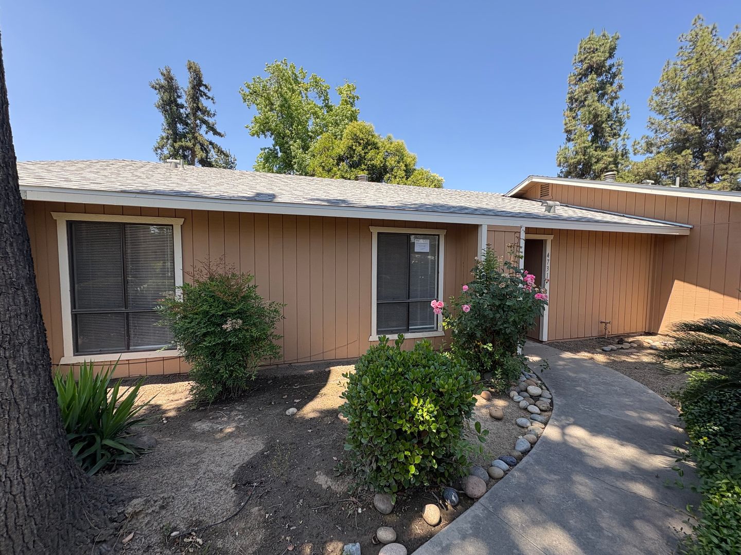 Visalia House: 4731 W School Avenue