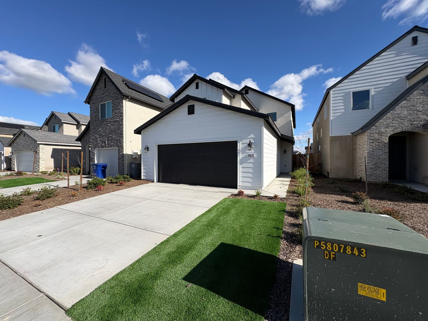 Visalia House: 30520 Delancy Road