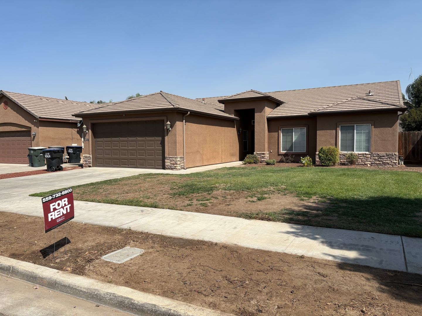 Visalia House: 2346 N Crowe St