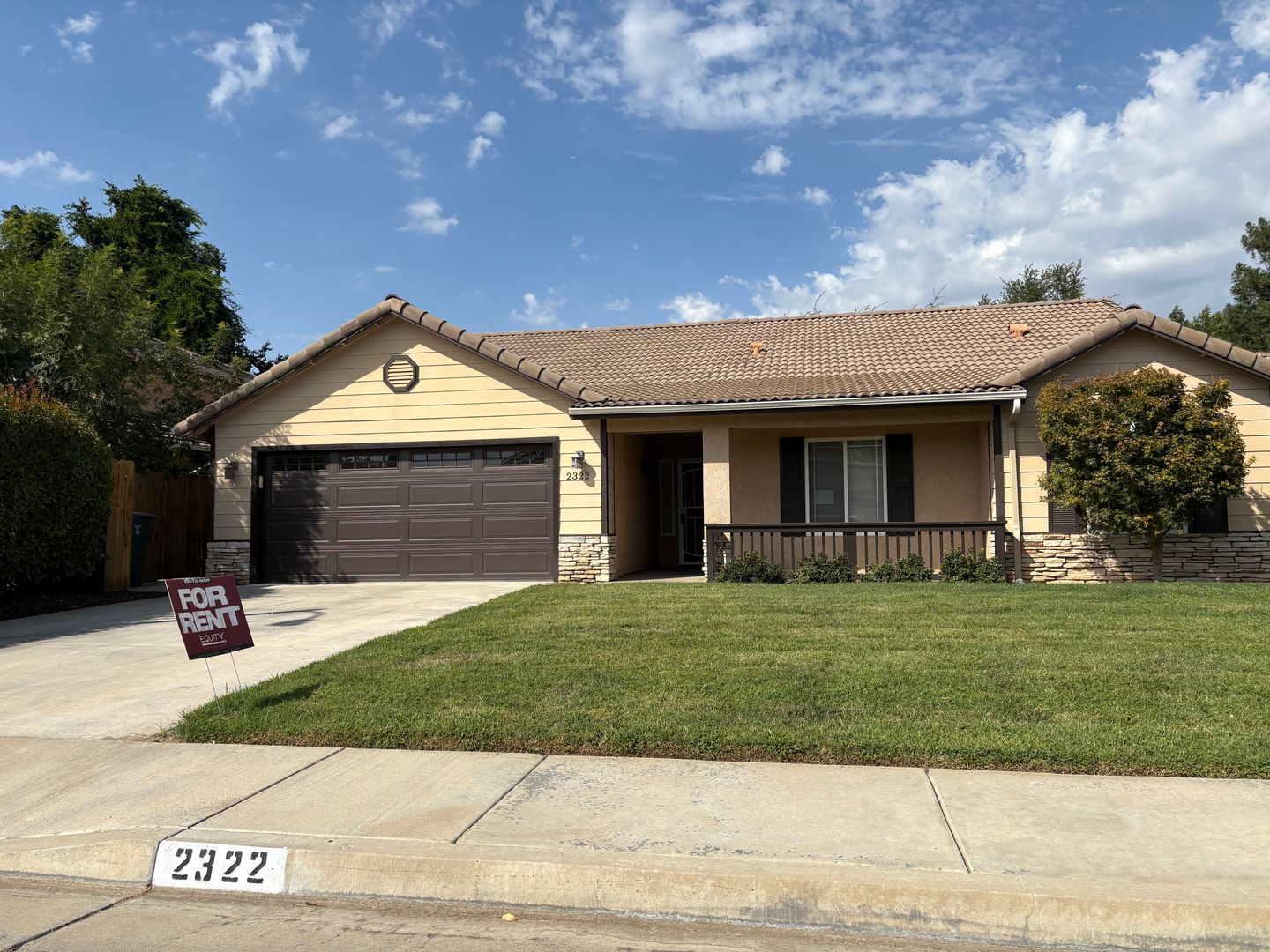 Visalia House: 2322 East Beech Ct