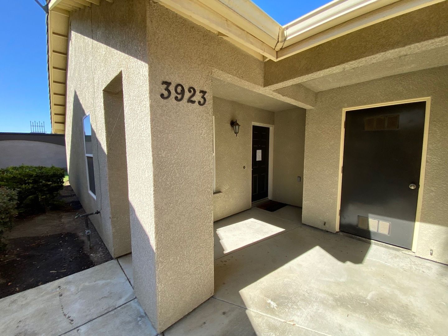 Visalia Apartment: 3915 - 3923 West Cecil Ave