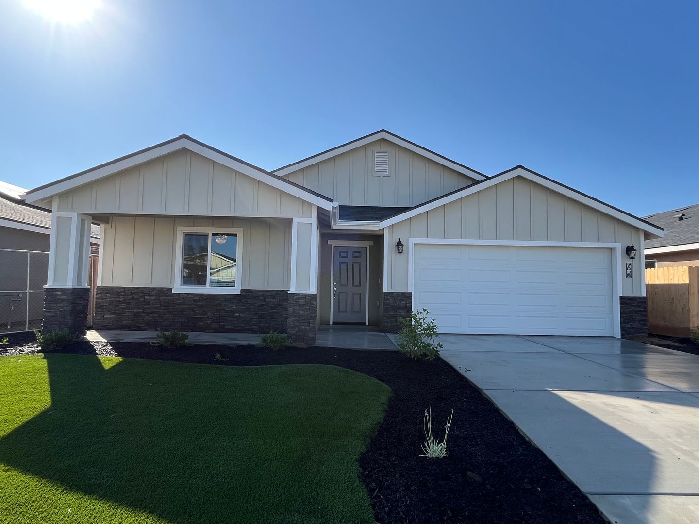 Visalia House: 7039 Wren Ave