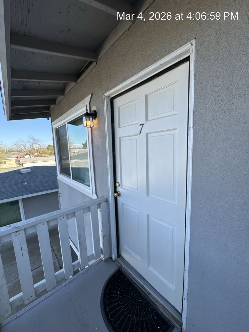 Hanford Apartment: 311, 321, 331 E Elm Street