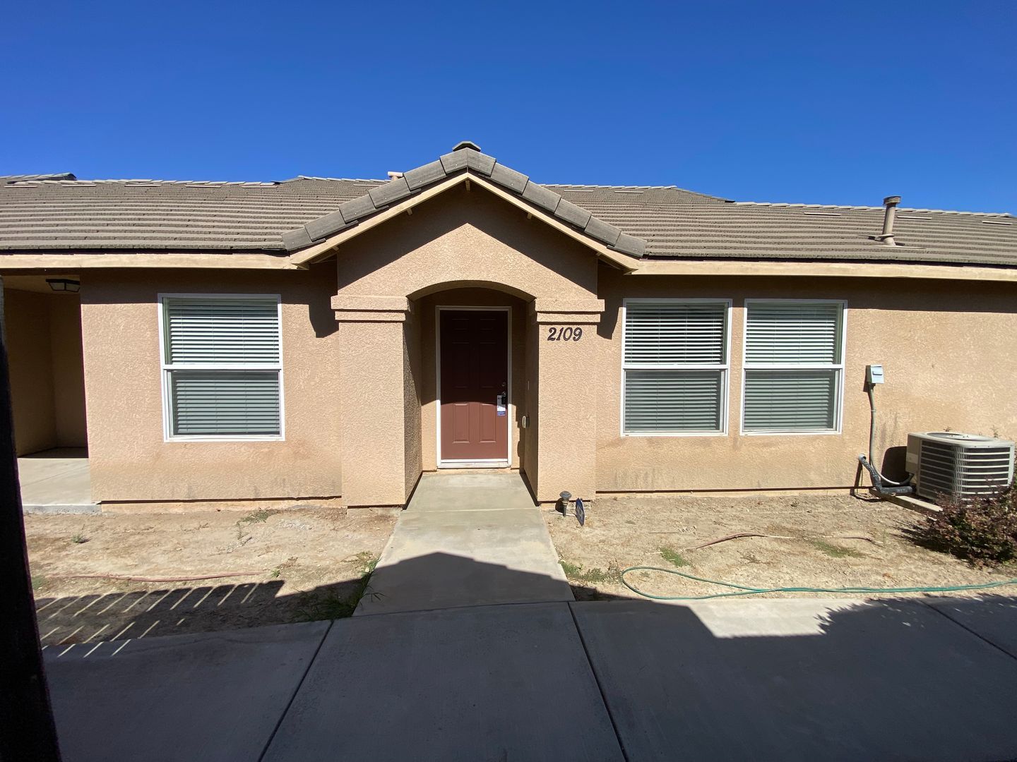 Tulare House: 2109 Bella Oaks Drive