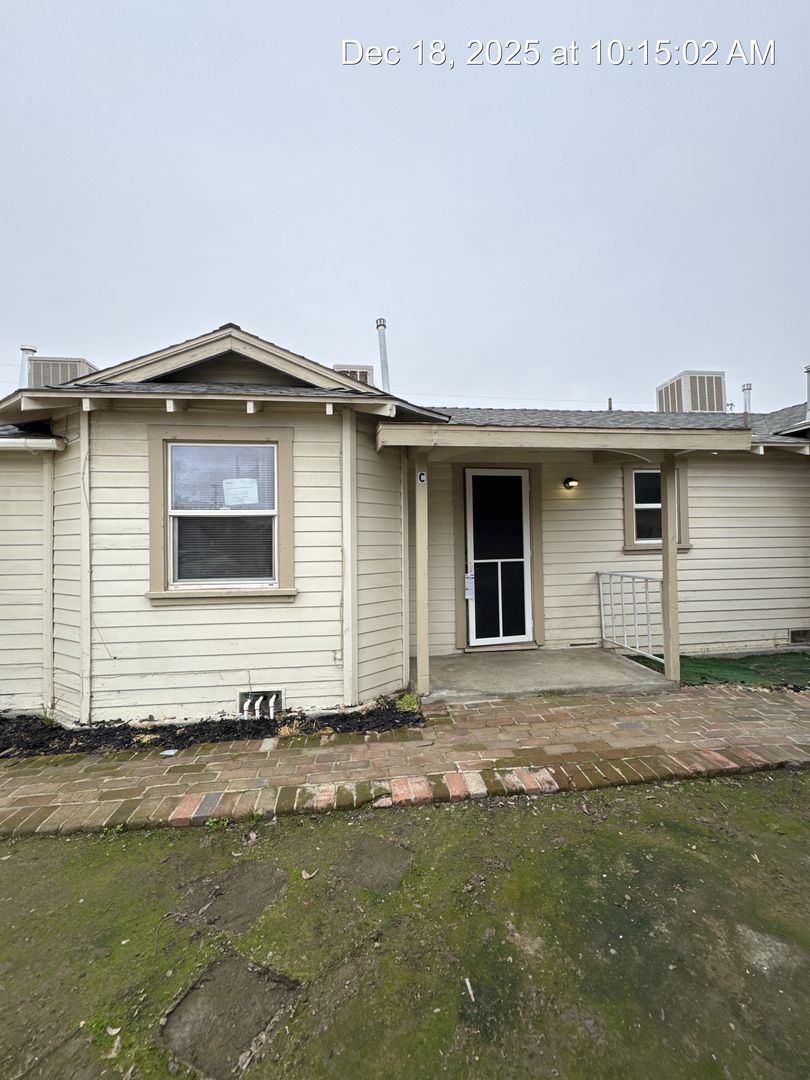 Visalia Apartment: 1205 N. Willis St