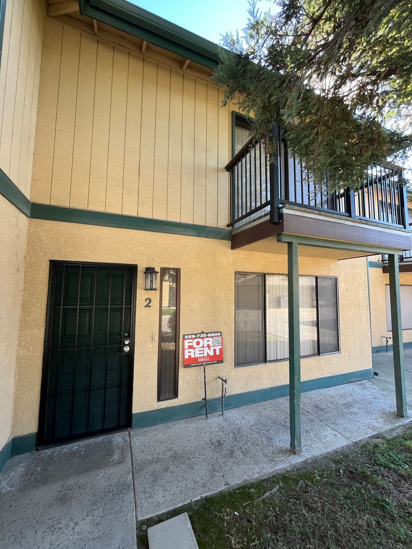 Porterville Apartment: 351-360 N Capitola Ct