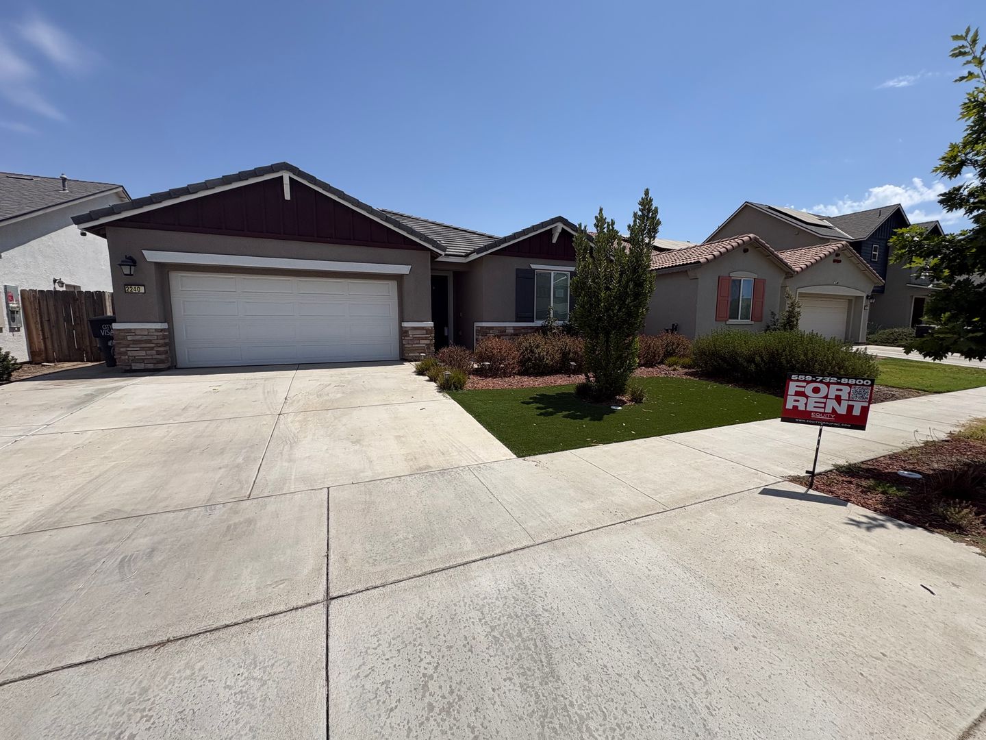 Visalia House: 2240 South Lebec St