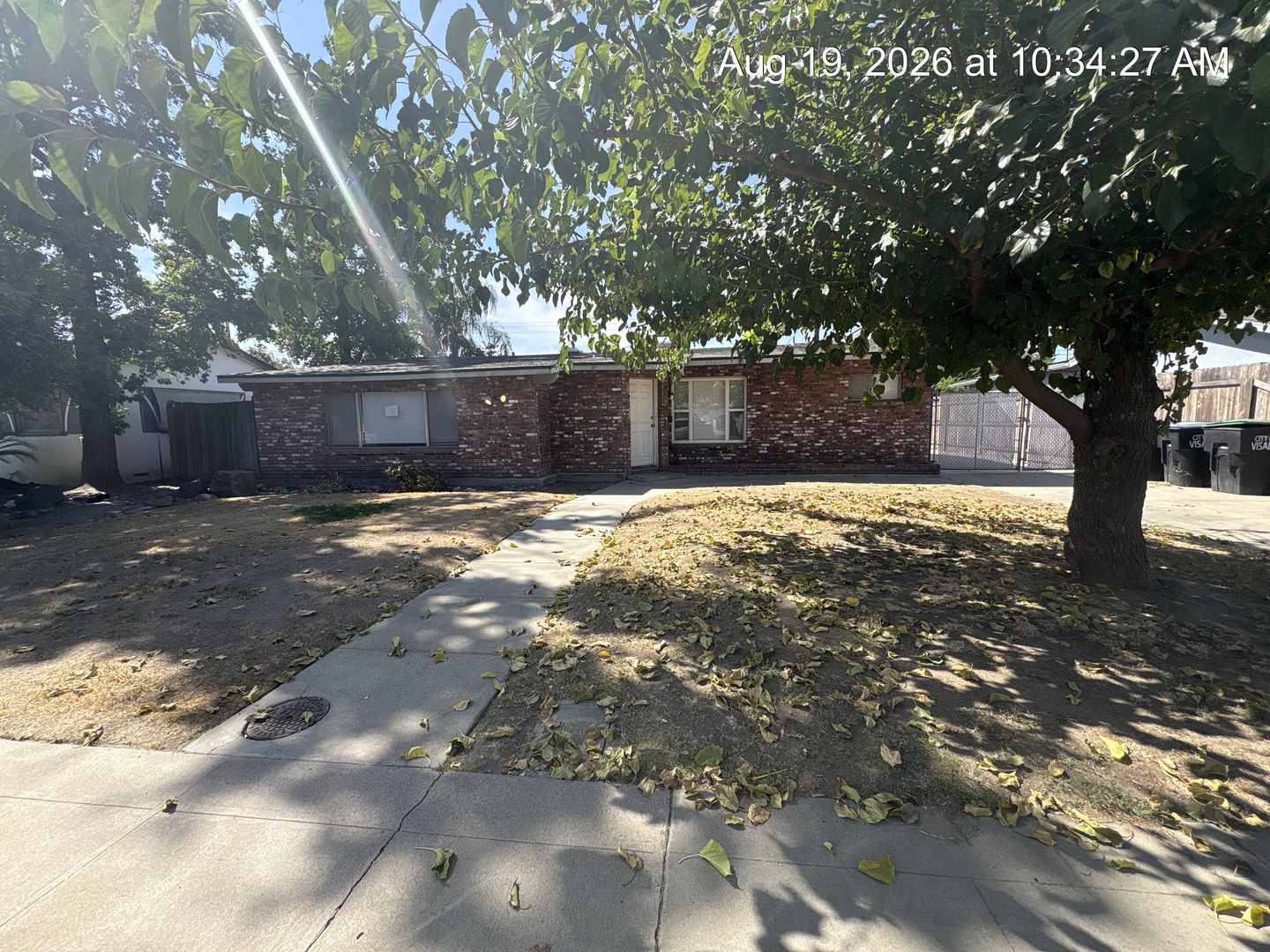 Visalia House: 2245 West Harvard Avenue