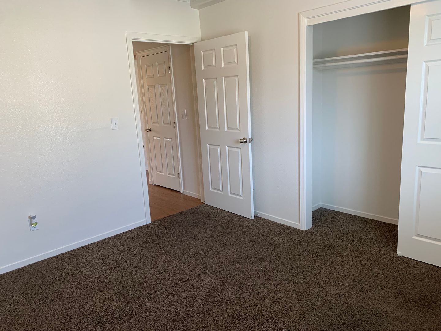 Visalia Apartment: 2921-2931 North Crowe Street