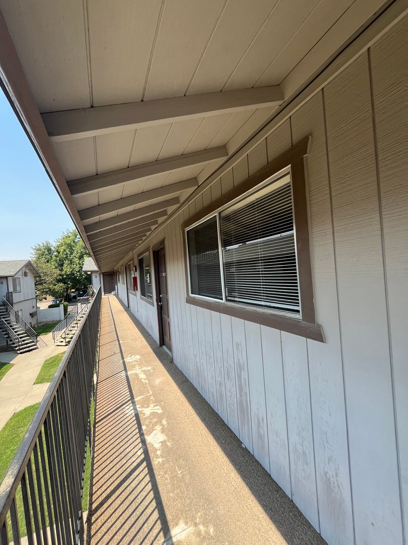 Hanford Apartment: 1855-1893 Emma Lee Lane