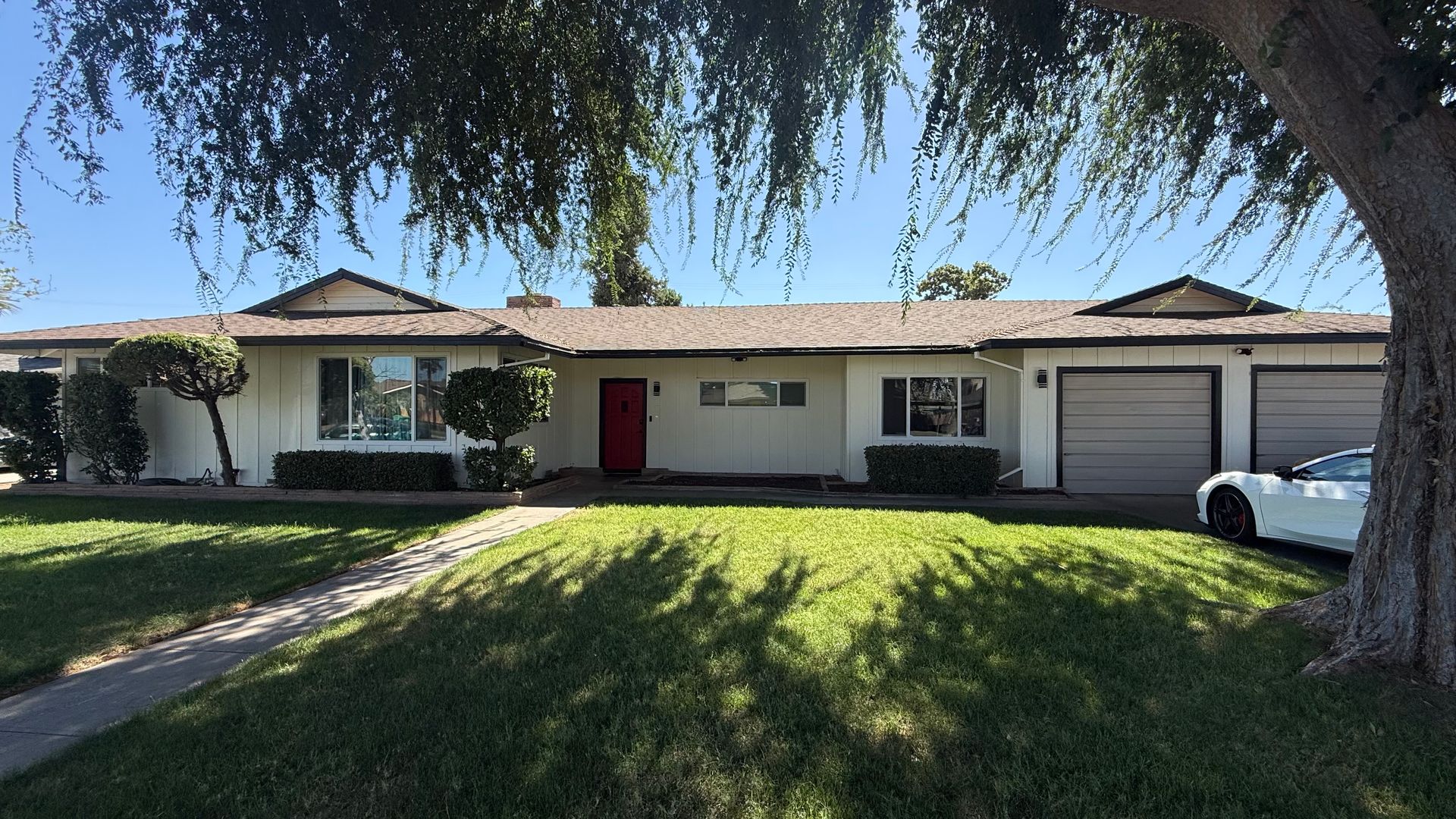 Porterville House: 72 S Waukesha