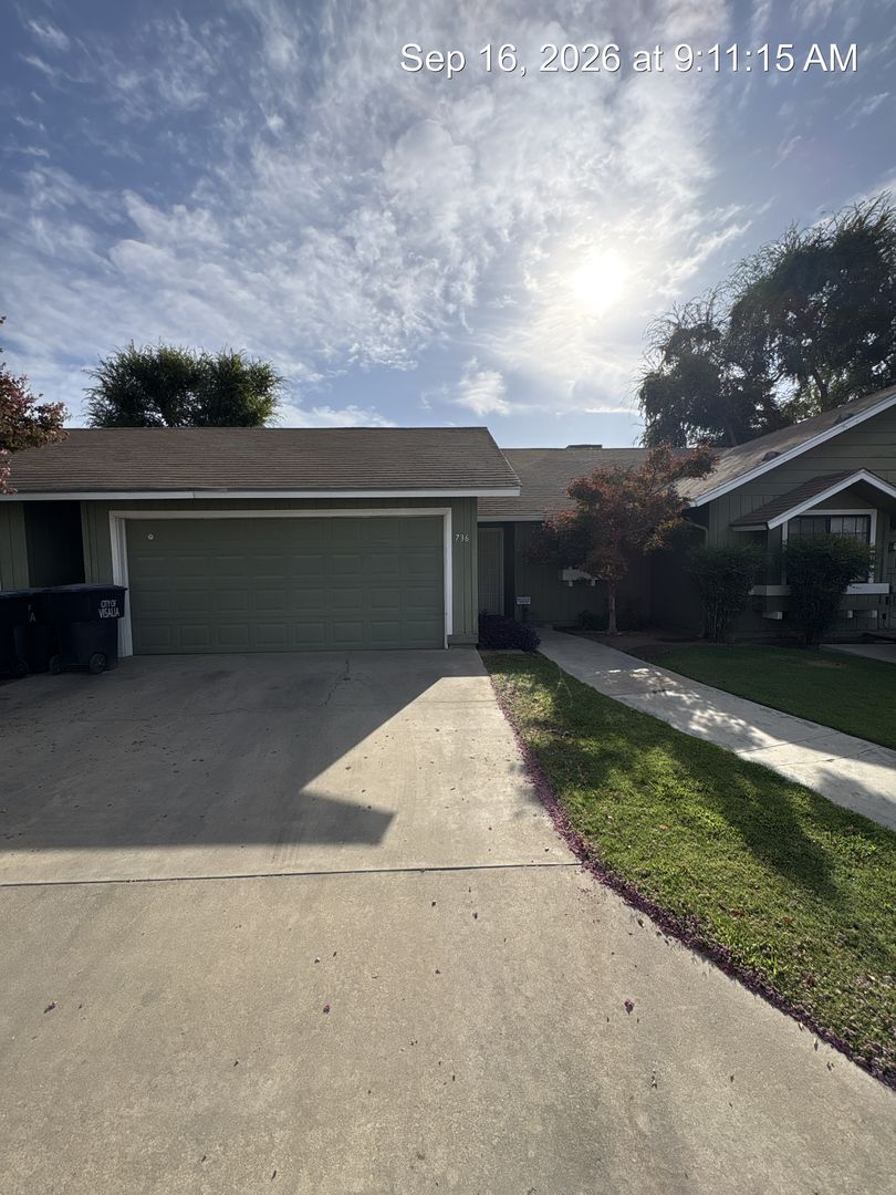 Visalia Apartment: 700-738 South Linwood / 4431-4445 West Myrtle/4430 West Cypress