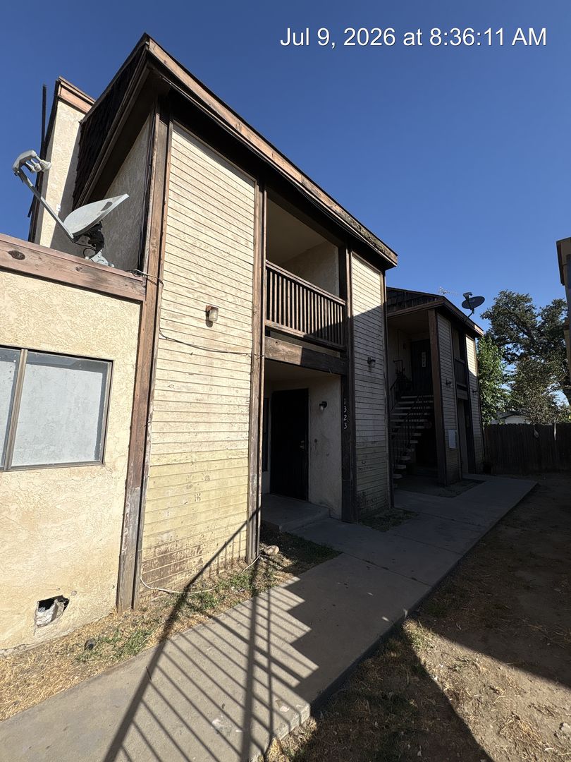 Visalia Apartment: 1319-1323 South Court St
