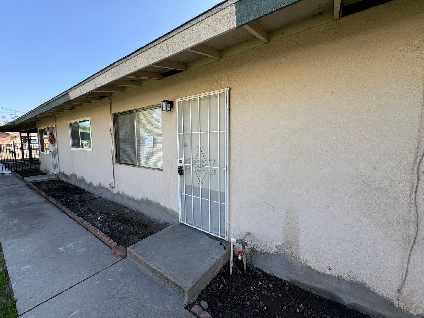 Visalia Apartment: 1331 South Crowe St