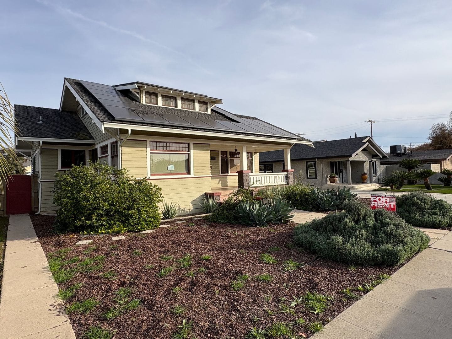 Visalia House: 820 S Court St