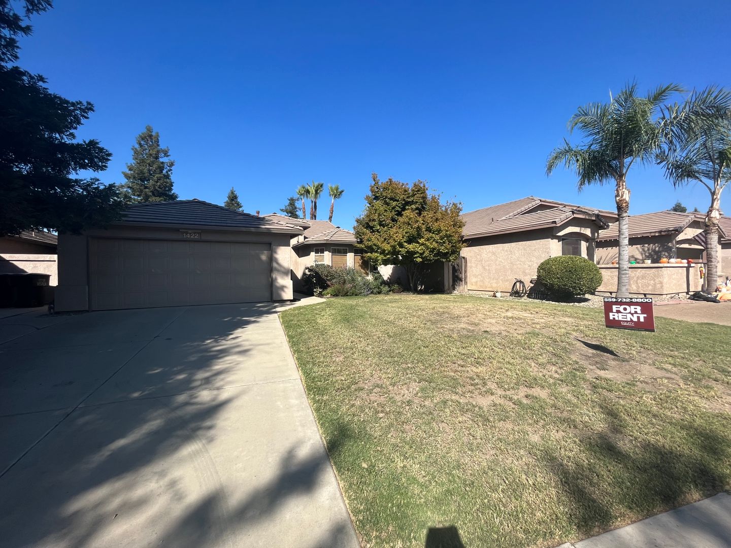 Visalia House: 1422 East Mesa Ct