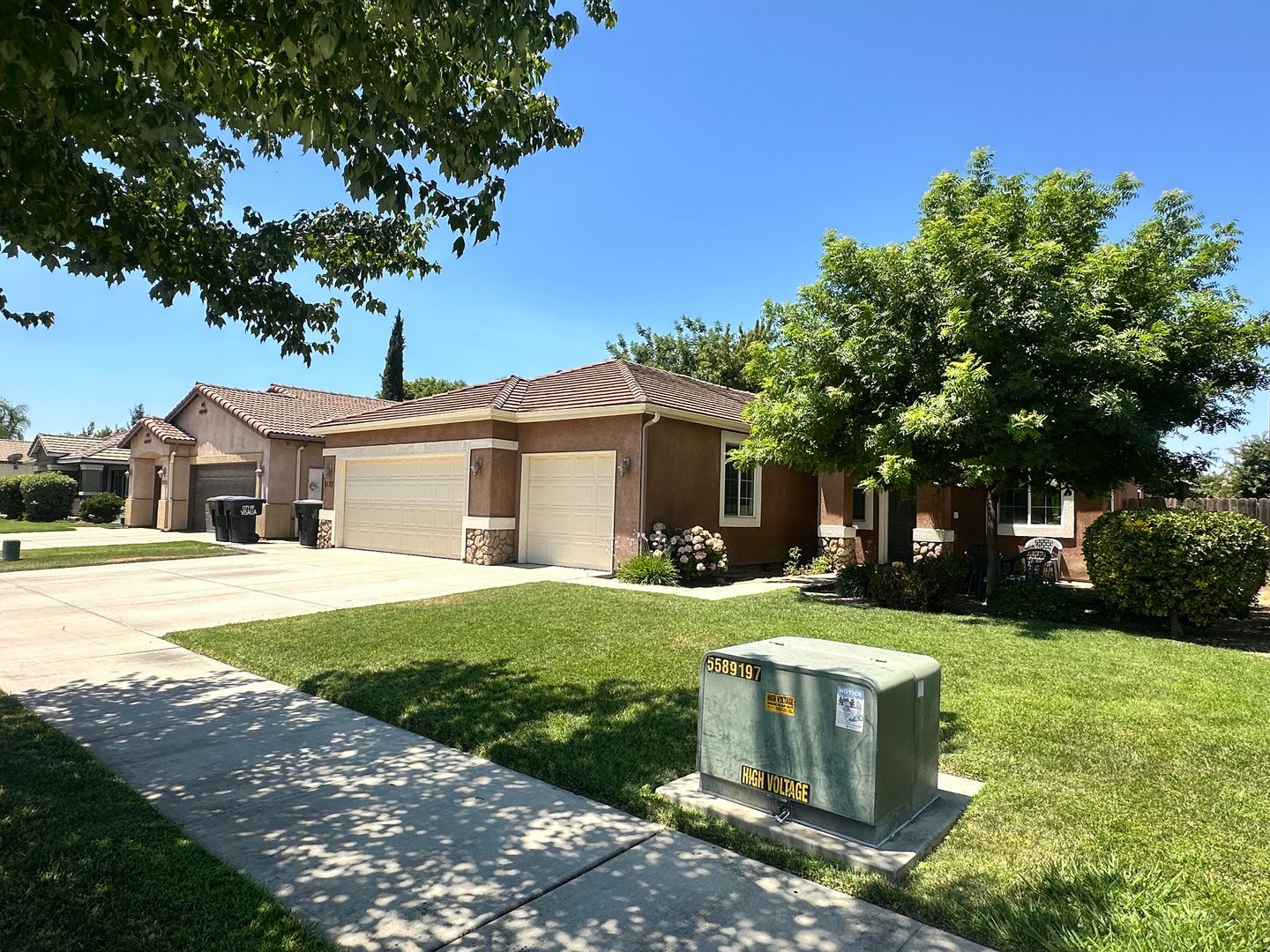 Visalia House: 2133 North Denton St